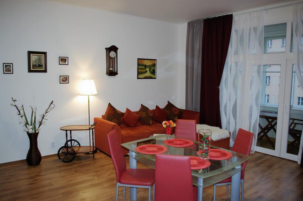 Spacious Prague View Apartment Exterior photo