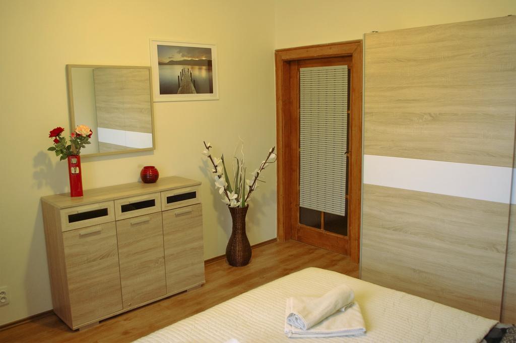 Spacious Prague View Apartment Exterior photo